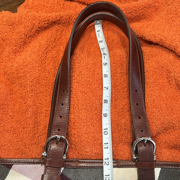 Last Price drop!!Burberry Shoulder Tote bag. - Picture 12 of 13